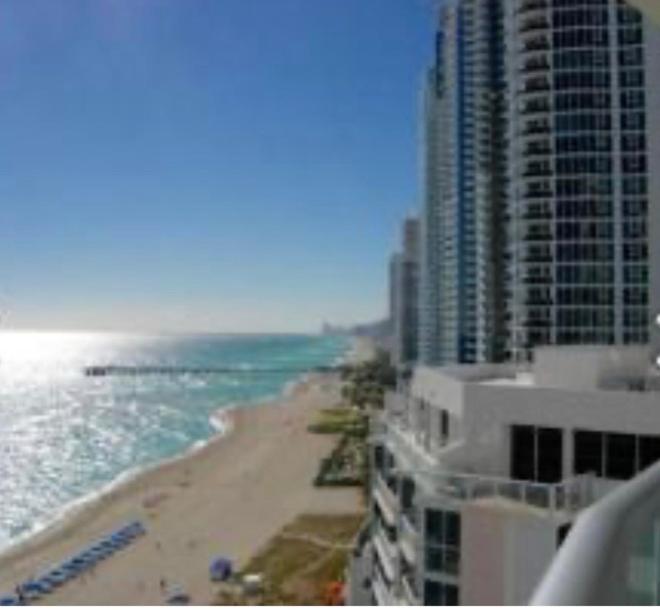 Ocean Apartment Sunny Isles Beach Exterior photo